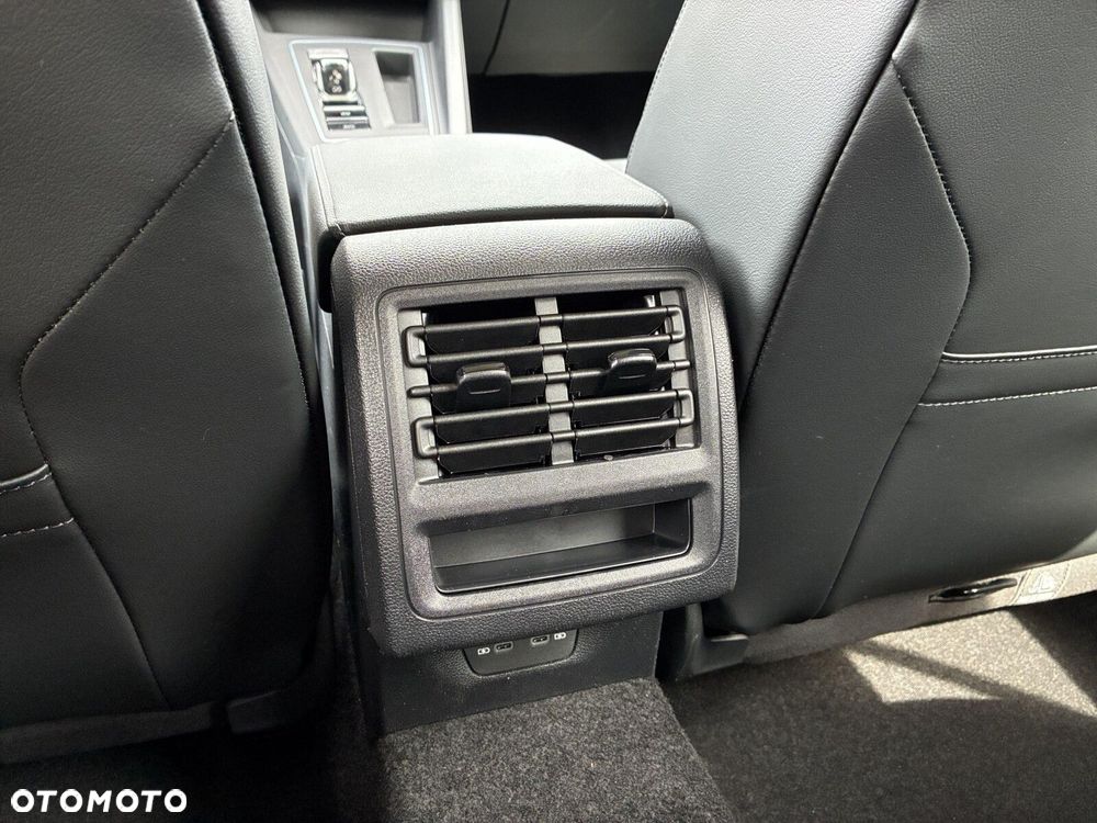 Volkswagen Golf - 27
