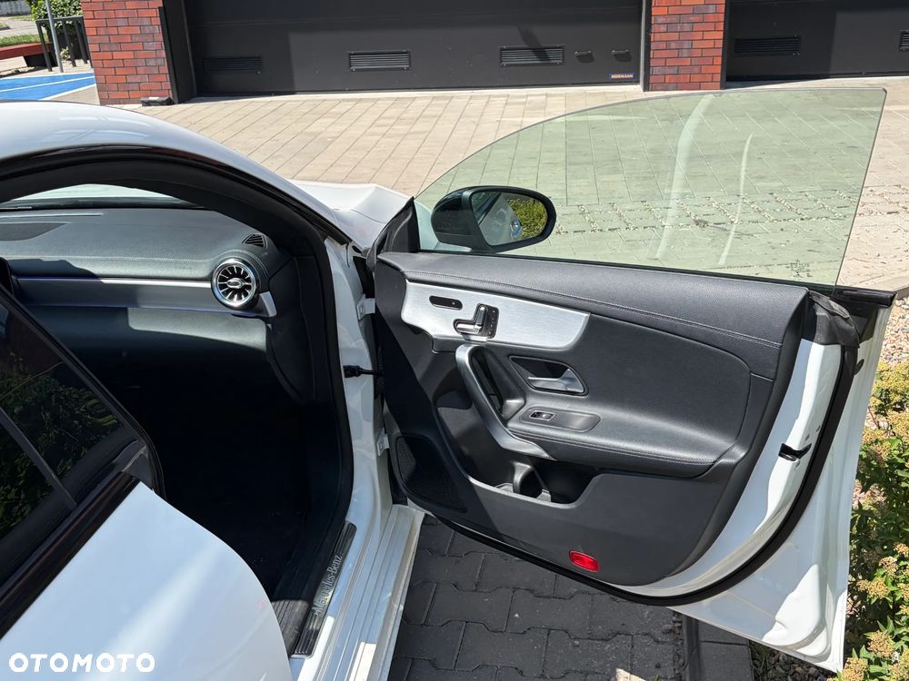 Mercedes-Benz CLA 250 4-Matic Edition 1 7G-DCT - 19