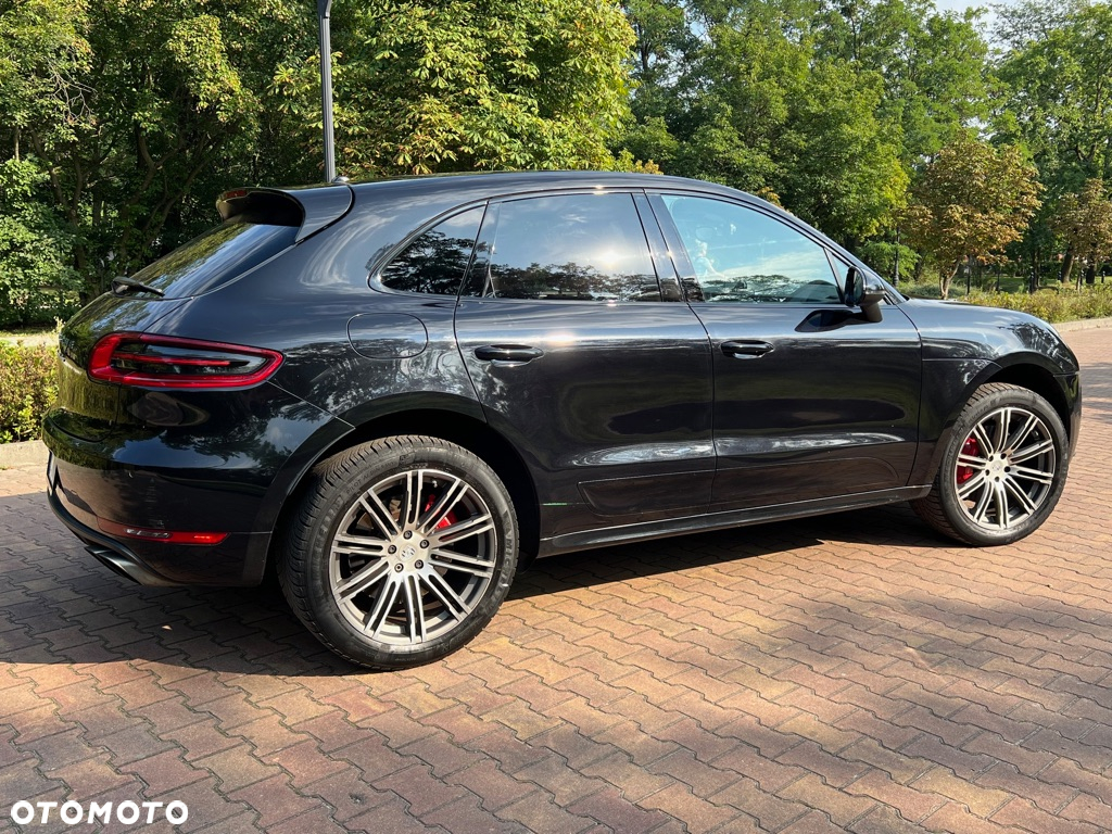 Porsche Macan Turbo - 11