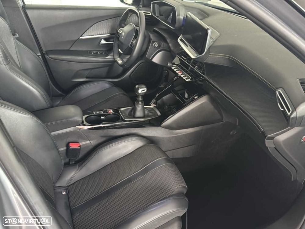 Peugeot 2008 1.2 PureTech GT - 14