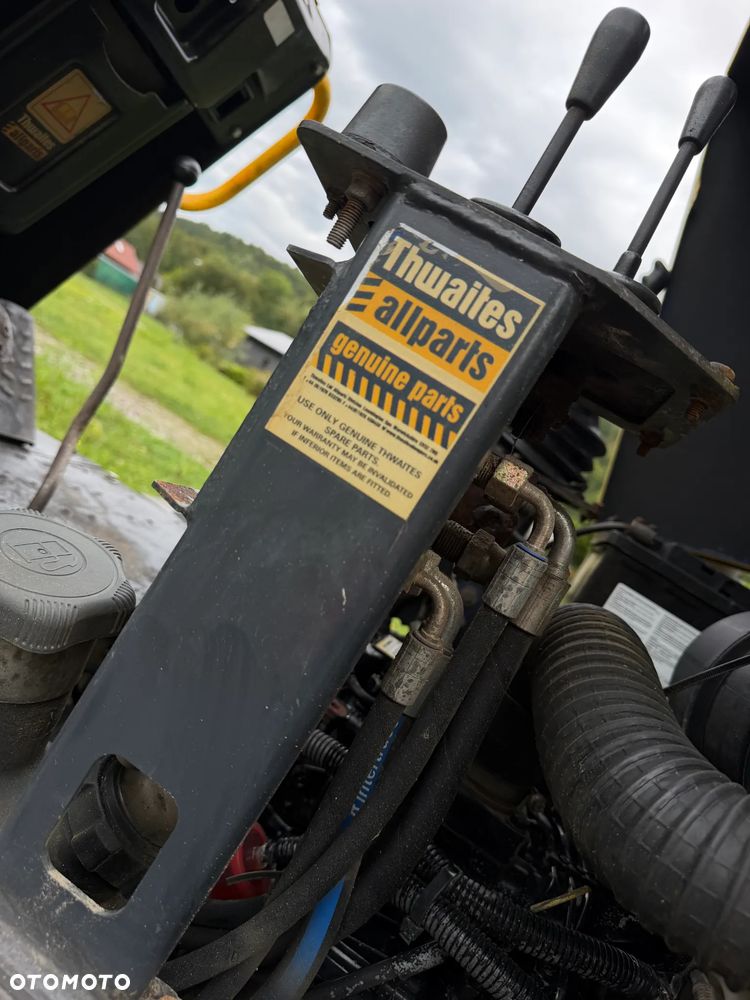 Thwaites Wozidło  Budowlane Rolnicze 4x4. Ładowność 1,5 tony. Obrót+Wysokie podnoszenie+KIPER Wysoki! Sprowadzone z Norweskiej szkółki roślinnej. Maszyna w bardzo ładnym stanie. Bez luzów i wycieków. Silnik Yanmar 3cyl. Potężna moc a maszyna bardzo mała i zwinna.  3 prędkośći jazdy. Oświetlenie rozbudowane LED. Wielka Okazja! Opony jak Nowe!  Górny wysyp i obrót! Tanio Polecam! - 7