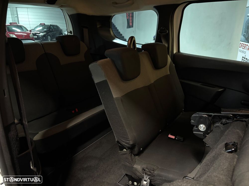 Dacia Lodgy 1.2 TCe Confort 7L - 11