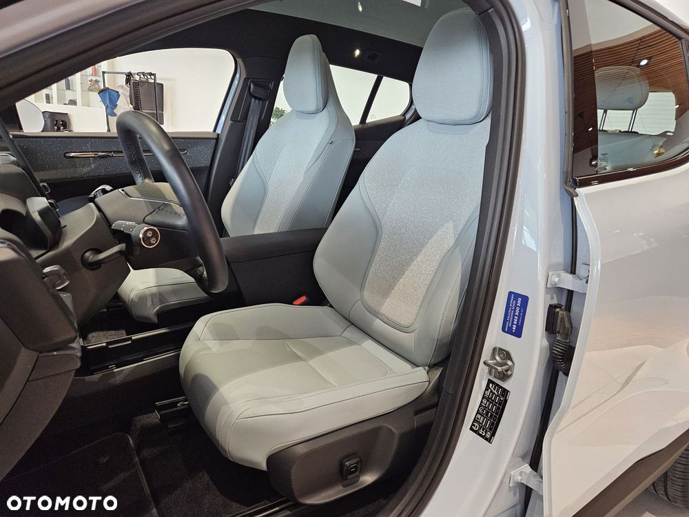 Volvo EX30 - 9