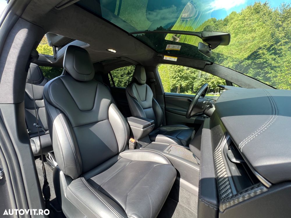 Tesla Model X - 3