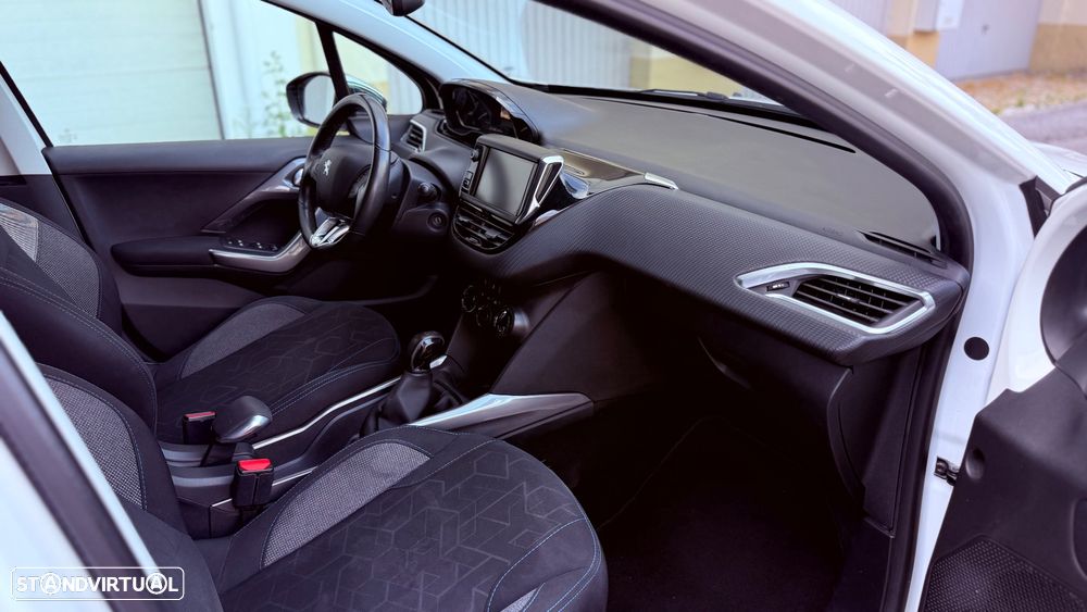 Peugeot 2008 1.2 PureTech Style - 13