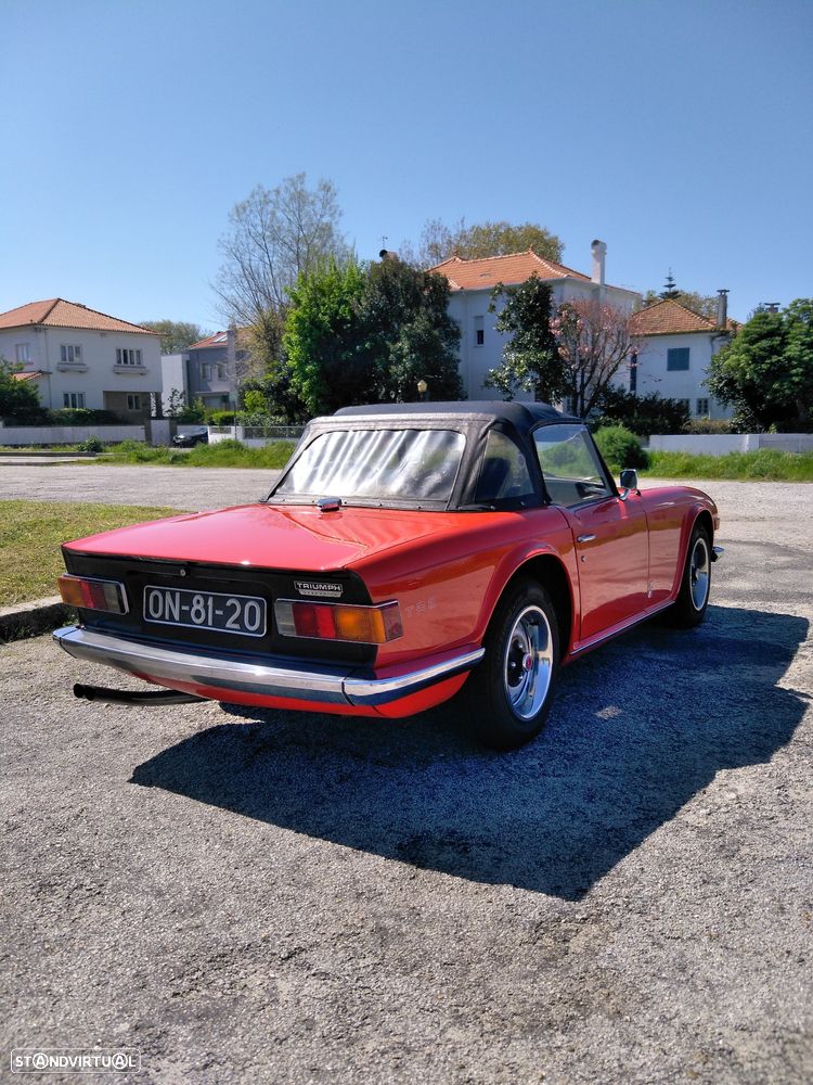 Triumph TR6 - 8