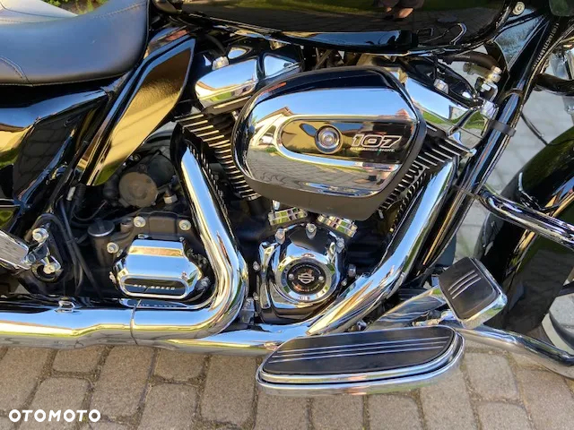 Harley-Davidson Touring Road Glide - 11