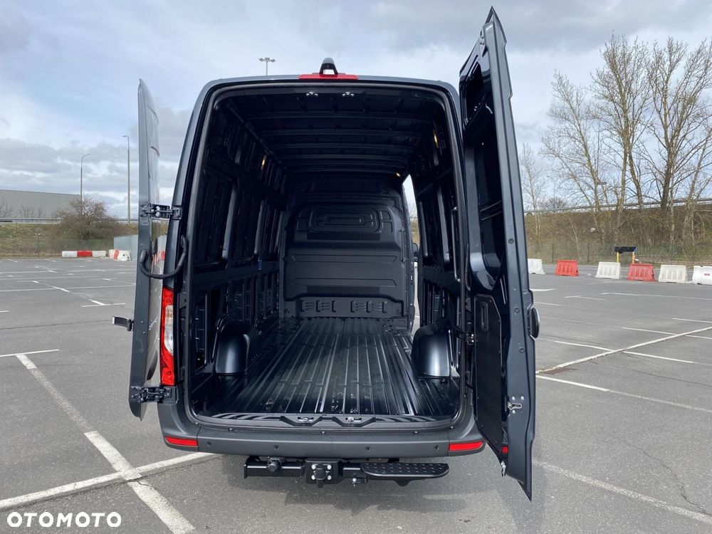 Mercedes-Benz Sprinter - 22