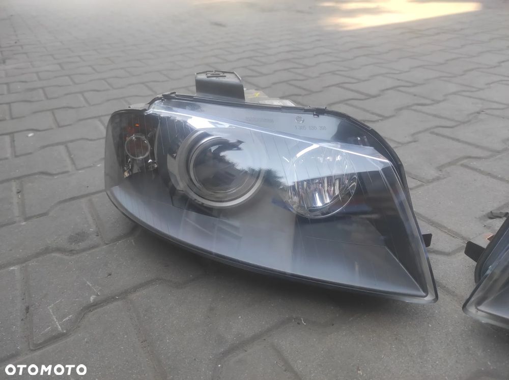 AUDI A3 8P 03-08R LAMPA LEWA PRAWA PRZEDNIA LEWY PRAWY PRZÓD BIXENON SKRĘTNY EUROPA 8P0941029R ORYGINALNE CAŁE WYSYŁKA !!!!! - 3