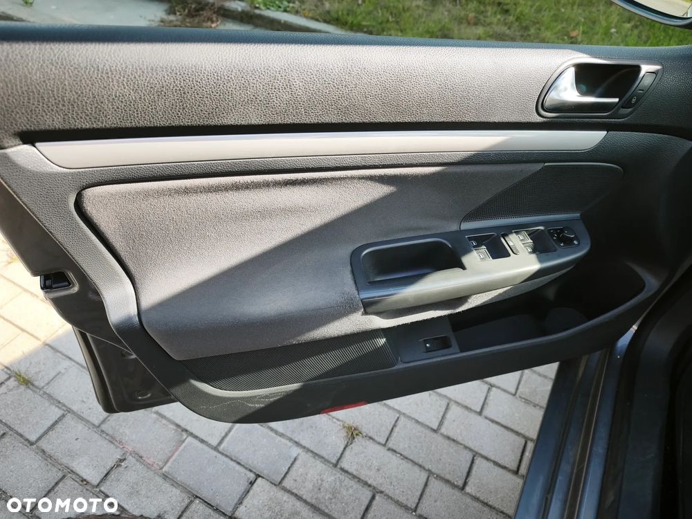 Volkswagen Golf - 11