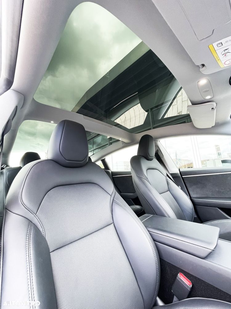 TESLA Model 3 2023 — imagine 6