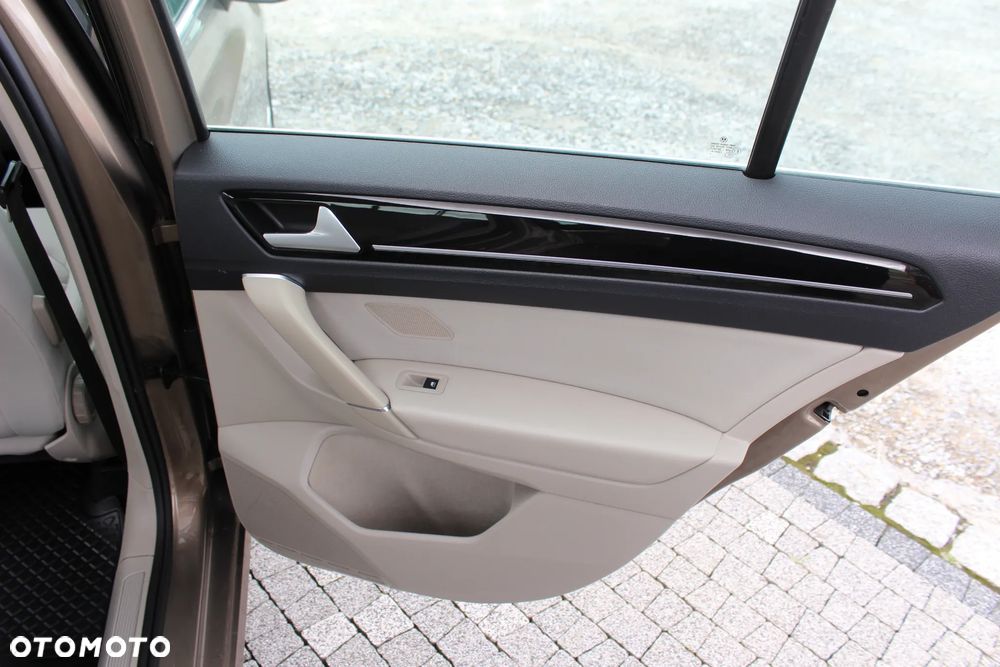 Volkswagen Golf Sportsvan 1.4 TSI (BlueMotion Technology) DSG Highline - 20