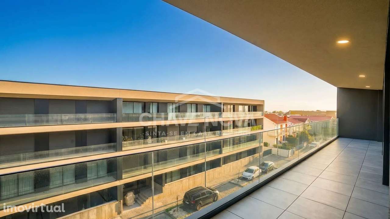 T2 Último Piso c/ Lugar de Garagem Duplo na Madalena - Grande imagem: 2/20