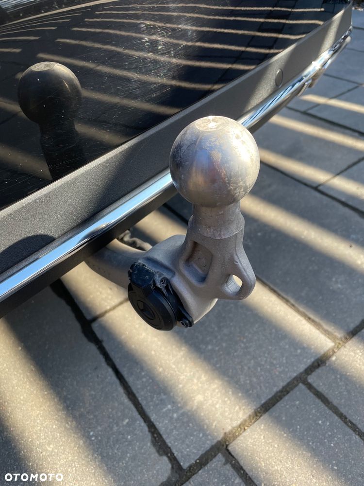 Mercedes-Benz Klasa C 300 9G-TRONIC - 28