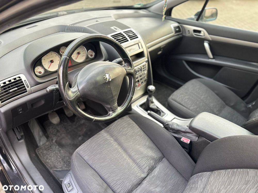 Peugeot 407 - 10