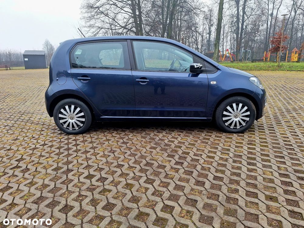 Volkswagen up! United - 3