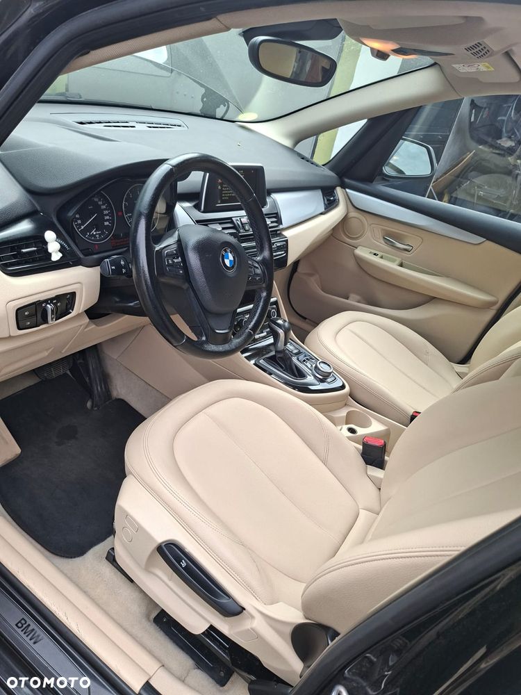 BMW Seria 2 216d - 6