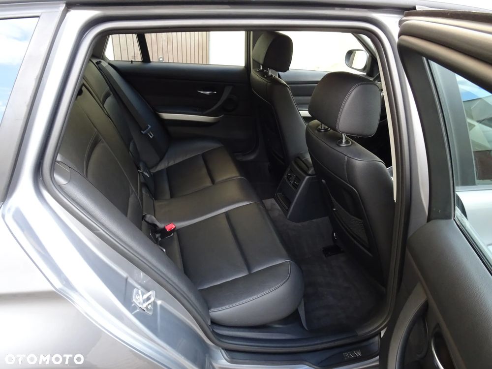 BMW Seria 3 320d xDrive DPF Touring Edition Fleet Lifestyle - 9