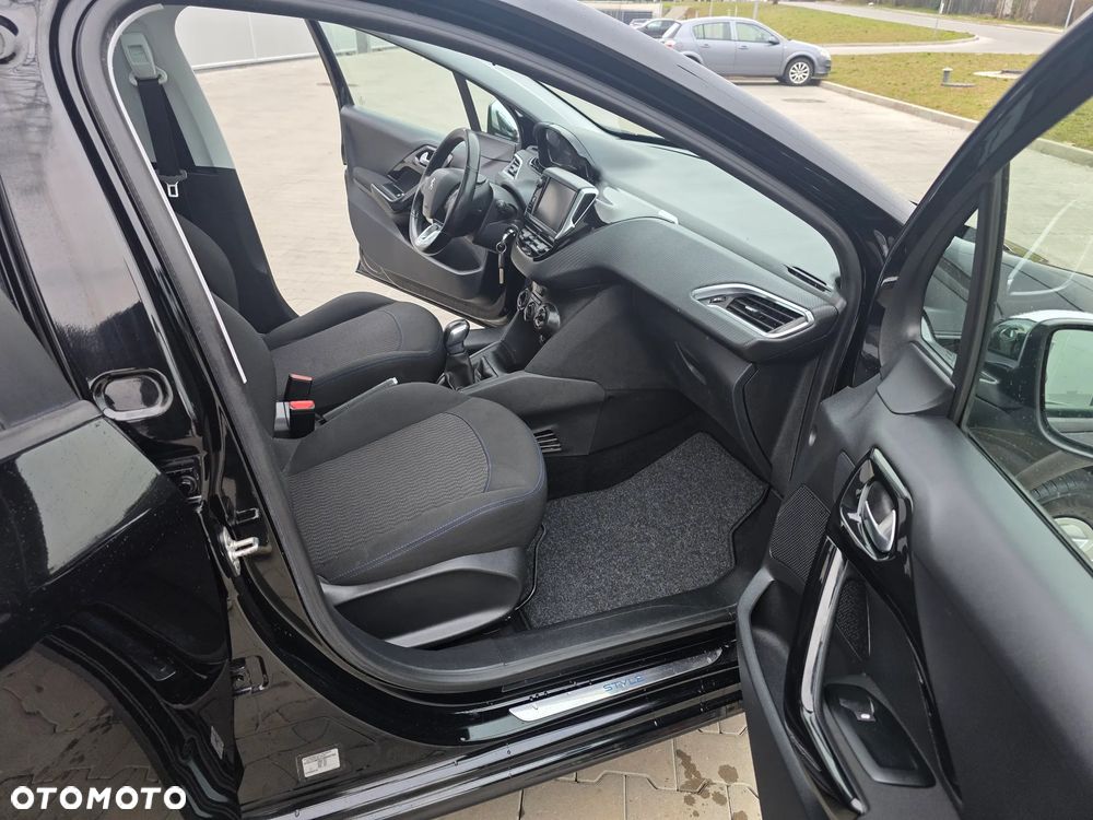 Peugeot 208 PureTech 82 Start & Stop Style - 21