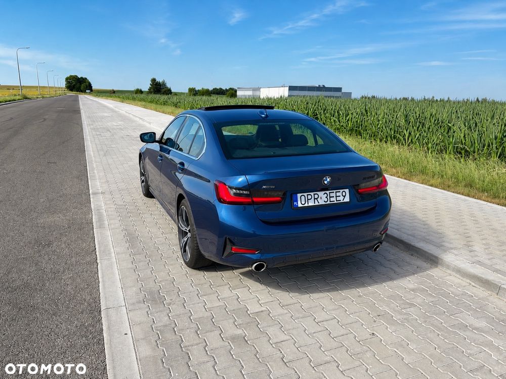 BMW Seria 3 330i xDrive - 6
