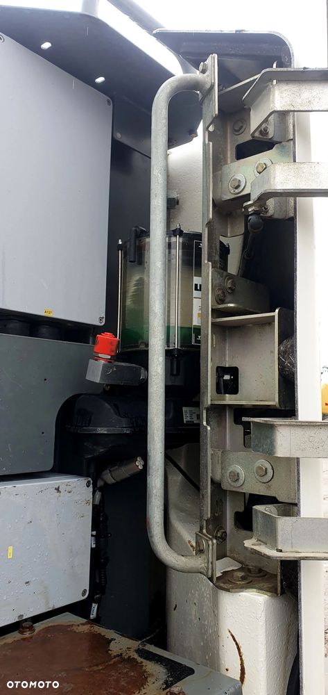 Liebherr R914 - 13