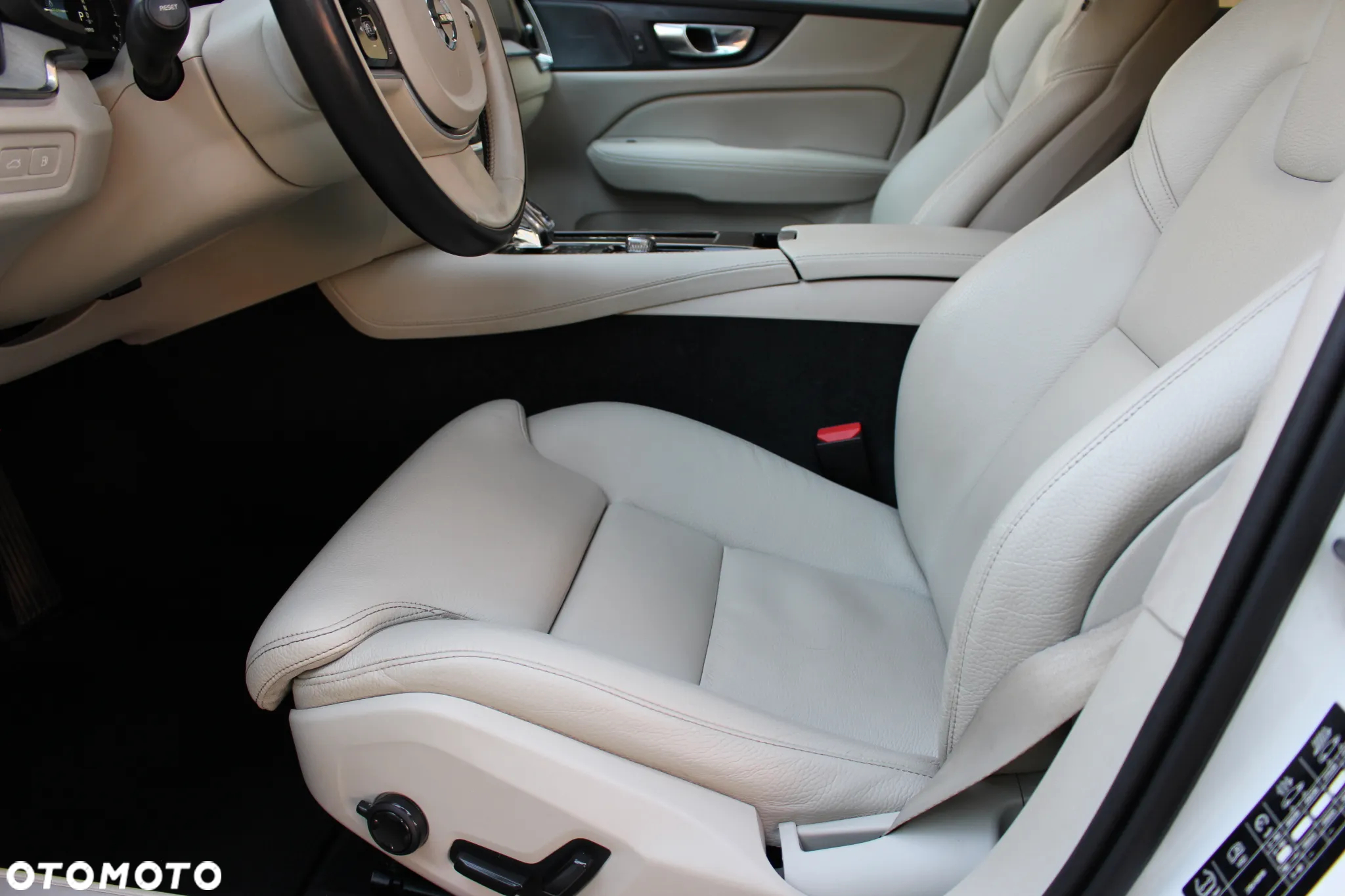 Volvo V60 T8 AWD Twin Engine Geartronic Inscription - 21