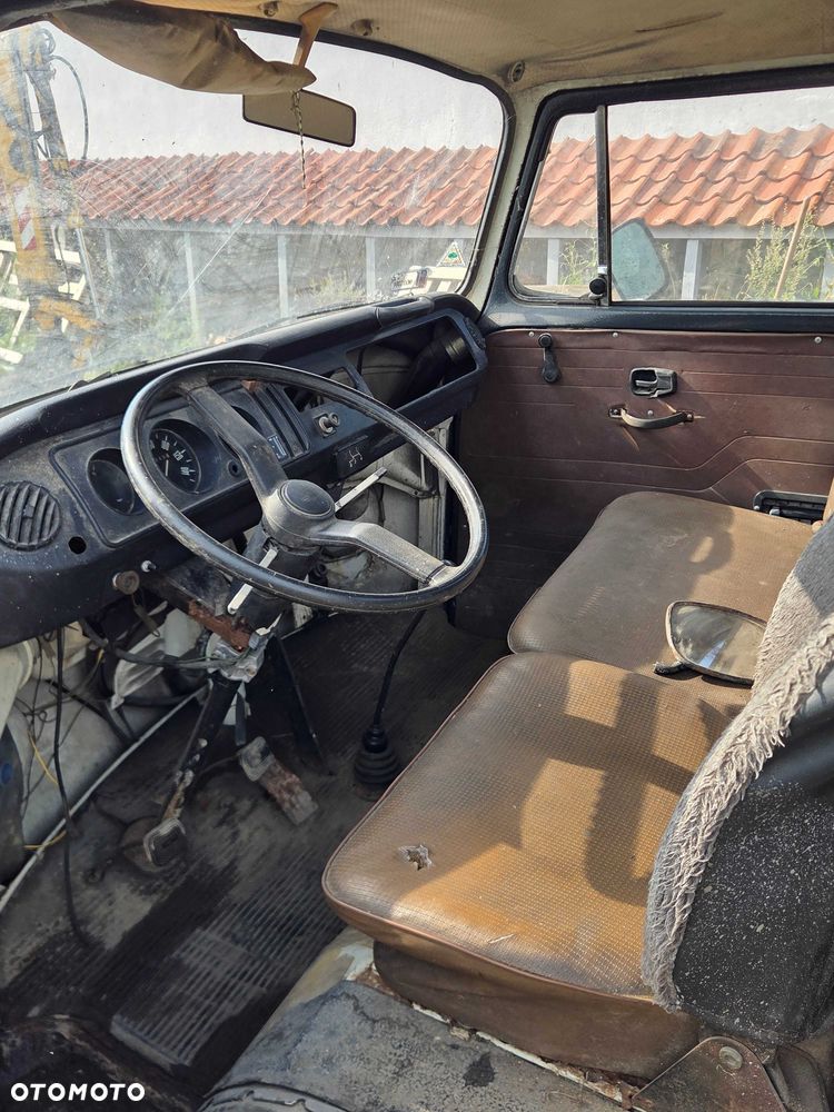 Volkswagen Transporter - 7