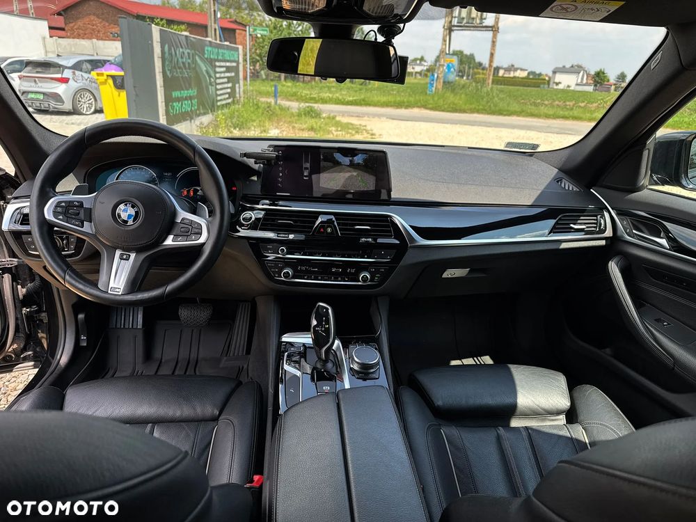 BMW Seria 5 530d xDrive Luxury Line - 14