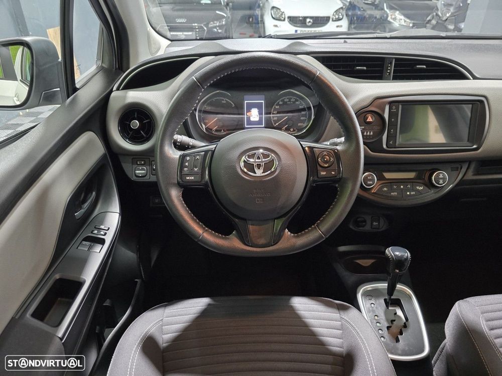 Toyota Yaris 1.5 HSD Comfort - 19