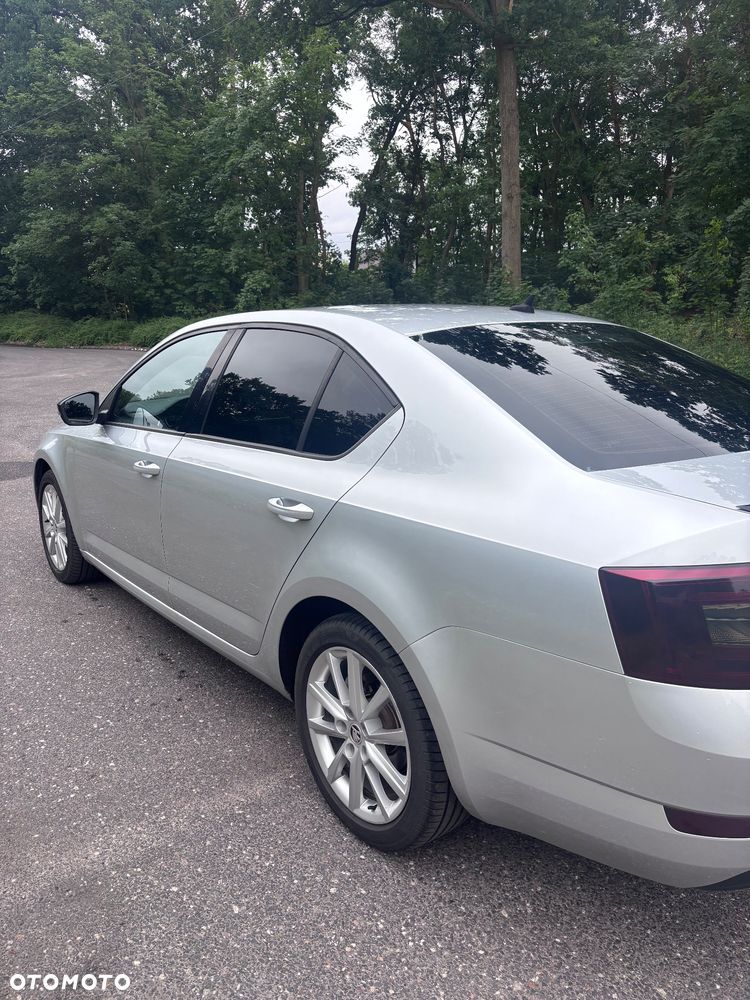 Skoda Octavia 2.0 TDI Style DSG - 5