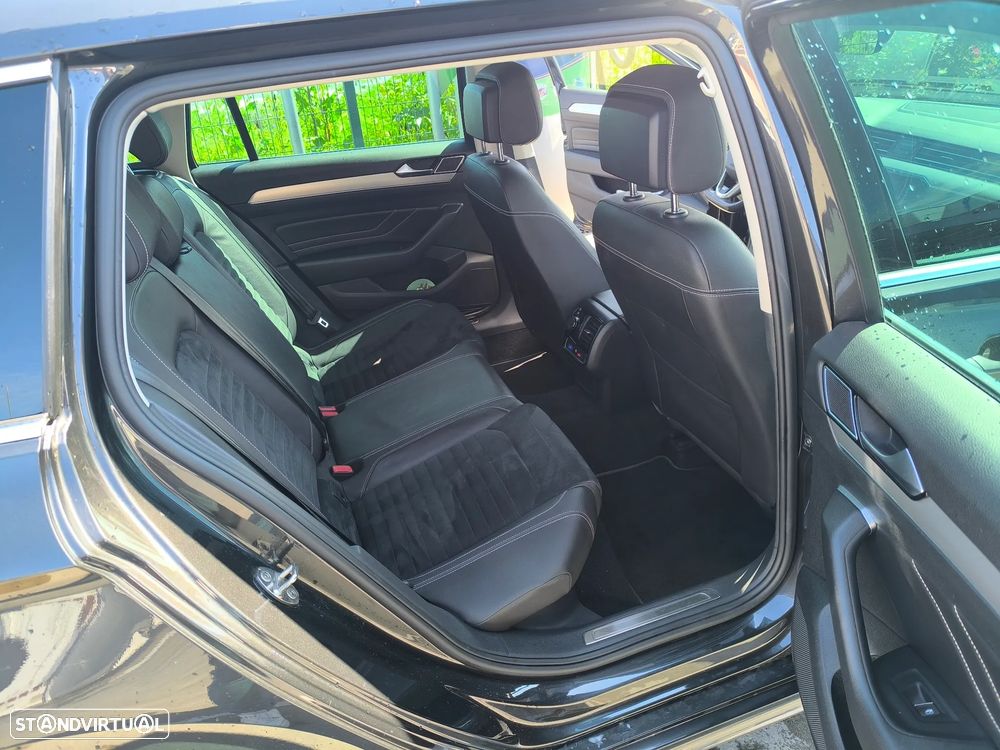 VW Passat Variant 2.0 TDI R-Line DSG - 14