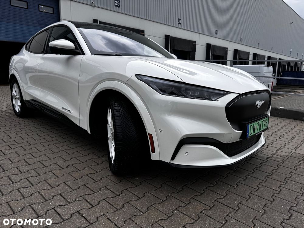 Ford Mustang Mach-E - 3