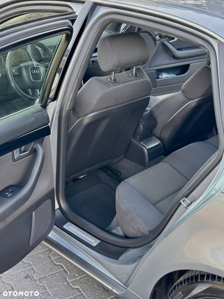 Audi A4 Limousine 2.0T FSI Quattro - 12