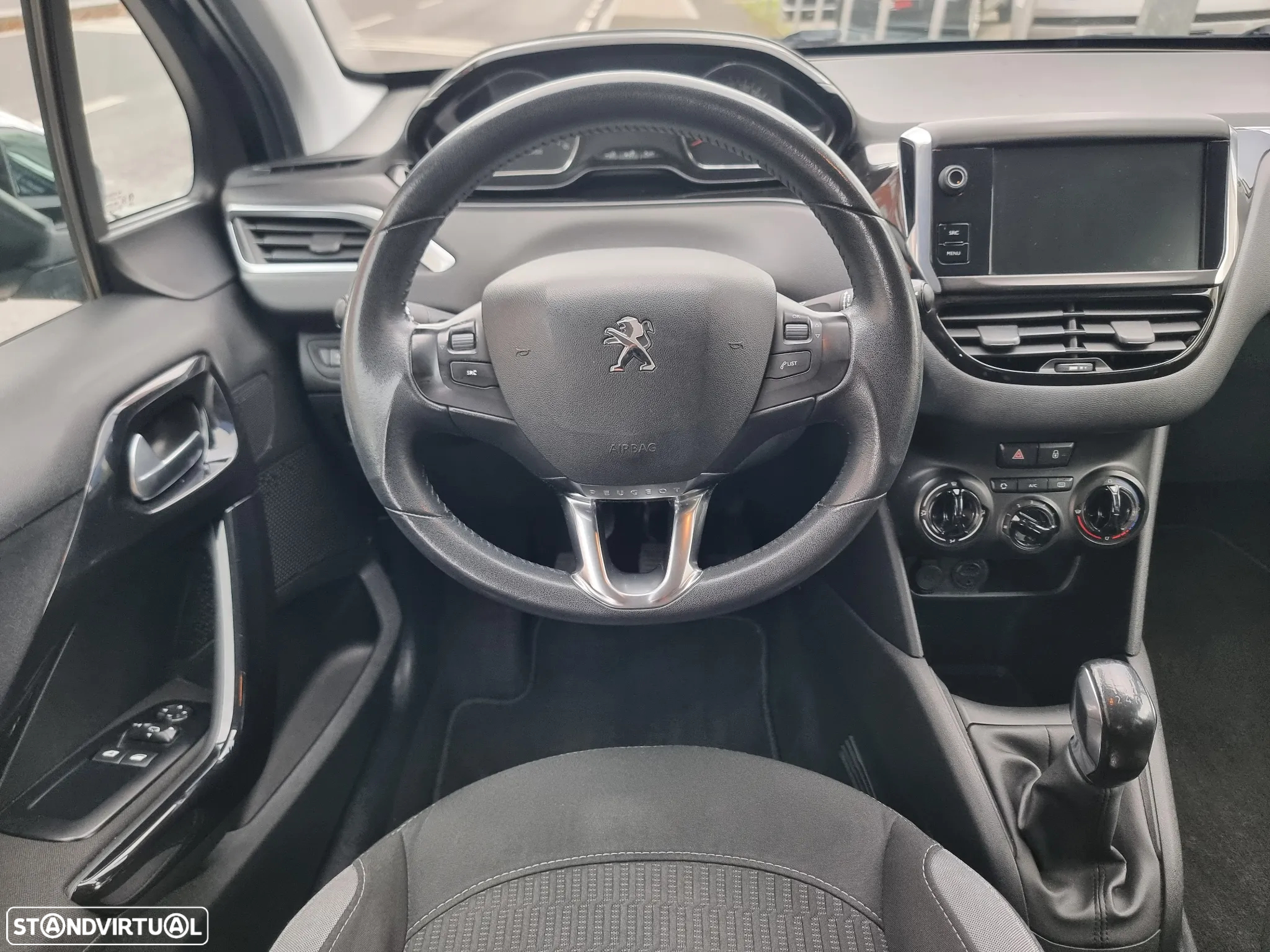 Peugeot 208 1.4 HDi SE Style - 12
