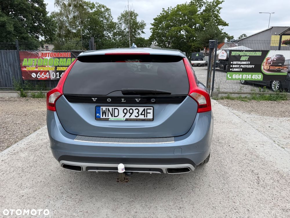 Volvo V60 D2 Summum - 6