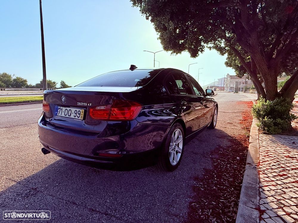 BMW 325 d Line Sport - 11
