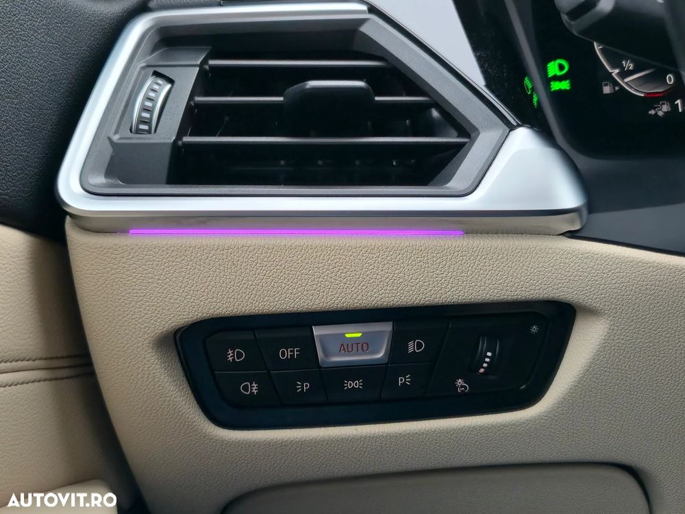 BMW Seria 3 330e iPerformance Luxury Line - 32