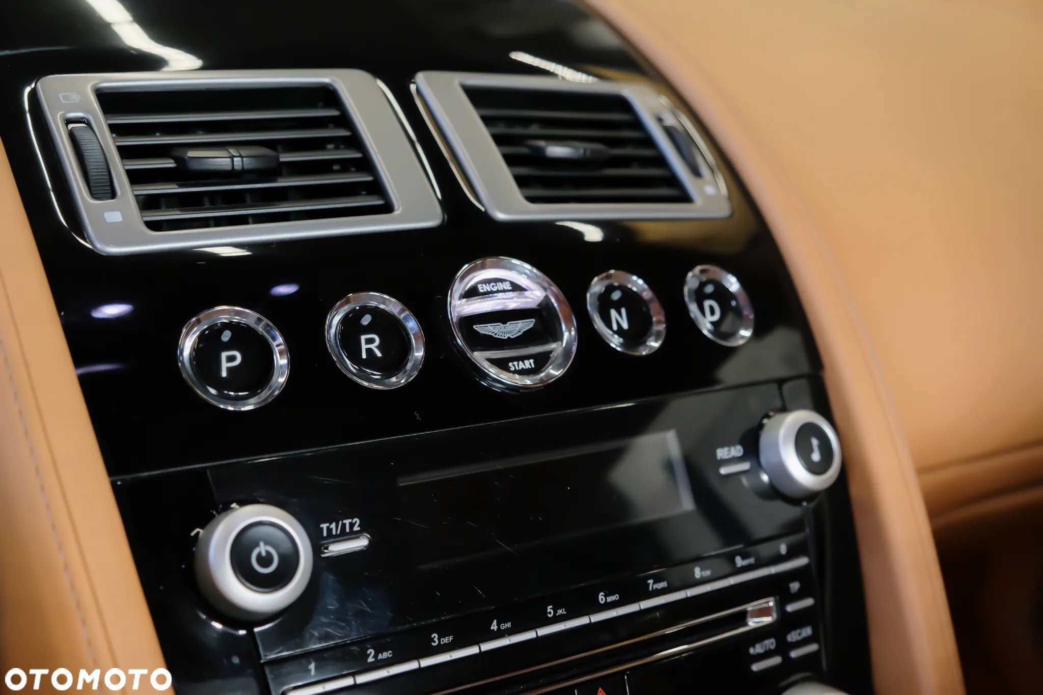 Aston Martin DBS Carbon Edition Touchtronic II - 16