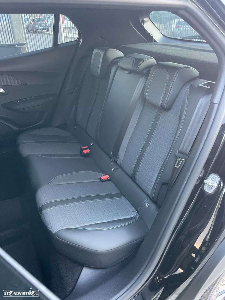 Peugeot 2008 1.2 PureTech Allure Pack - 17