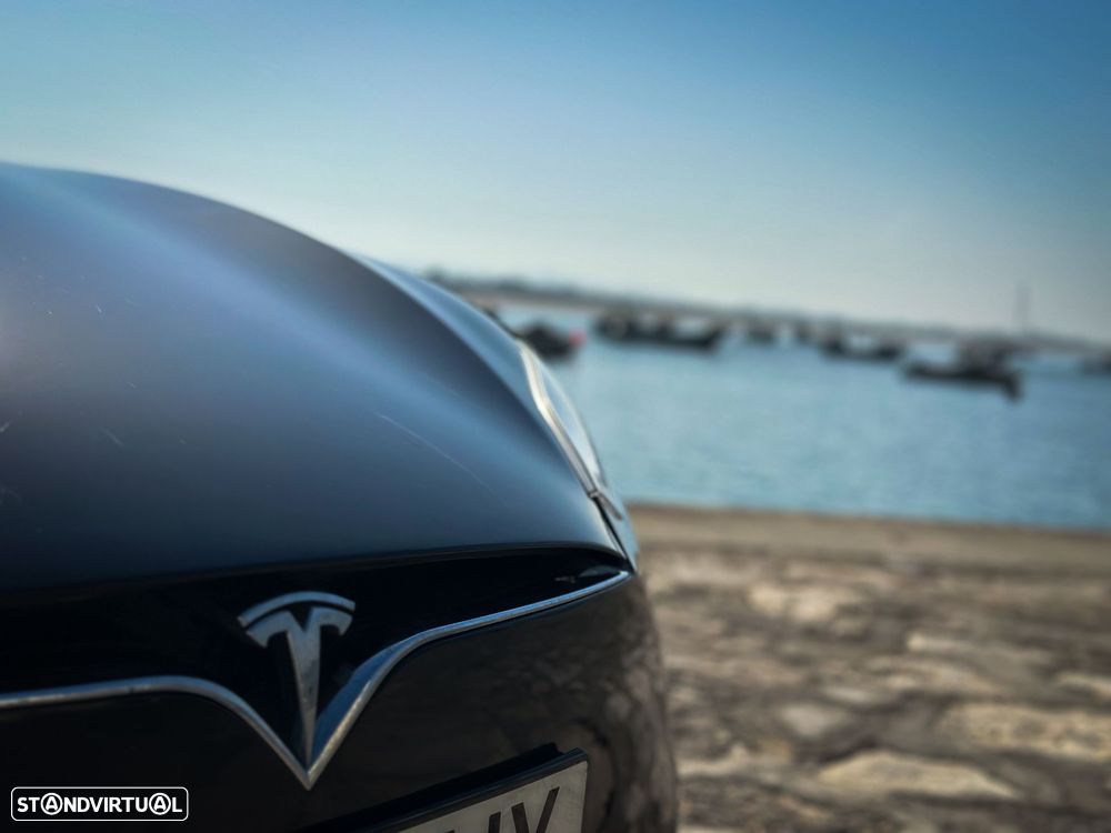 Tesla Model S - 7