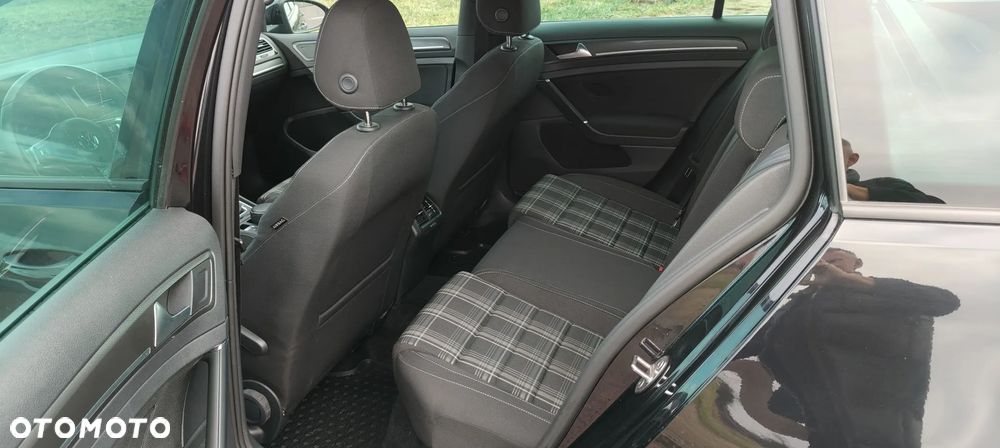 Volkswagen Golf GTD (BlueMotion Technology) DSG - 36