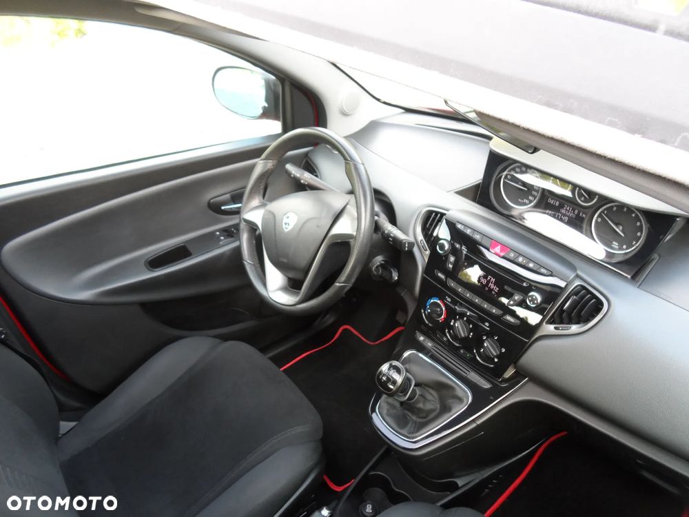 Lancia Ypsilon Y 0.9 TwinAir Turbo 8V Platinum - 29