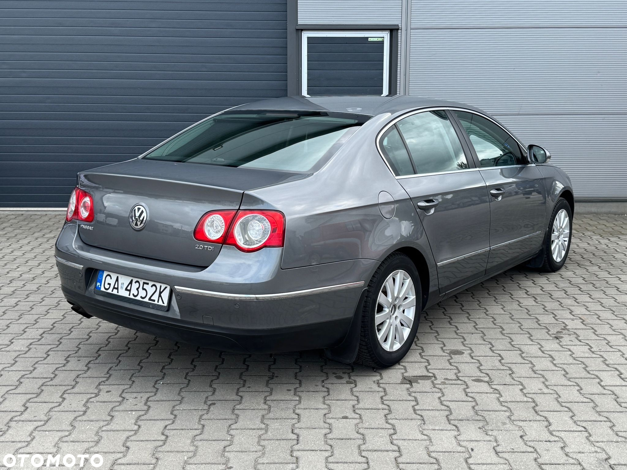 Volkswagen Passat 2.0 TDI Comfortline - 14