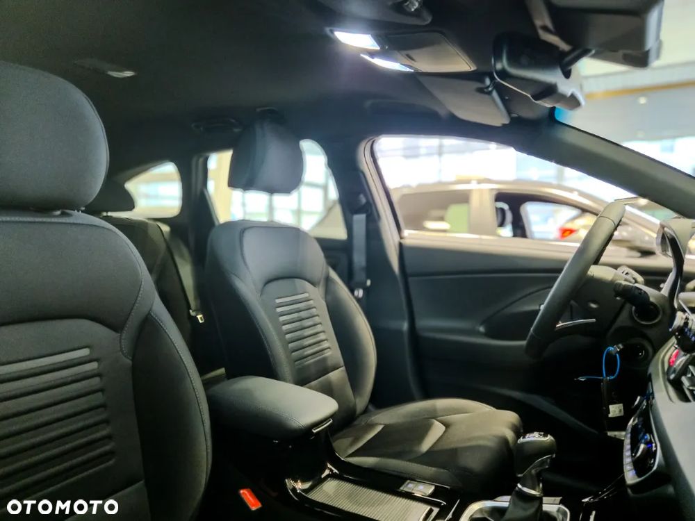 Hyundai i30 1.6 T-GDI Smart DCT - 11