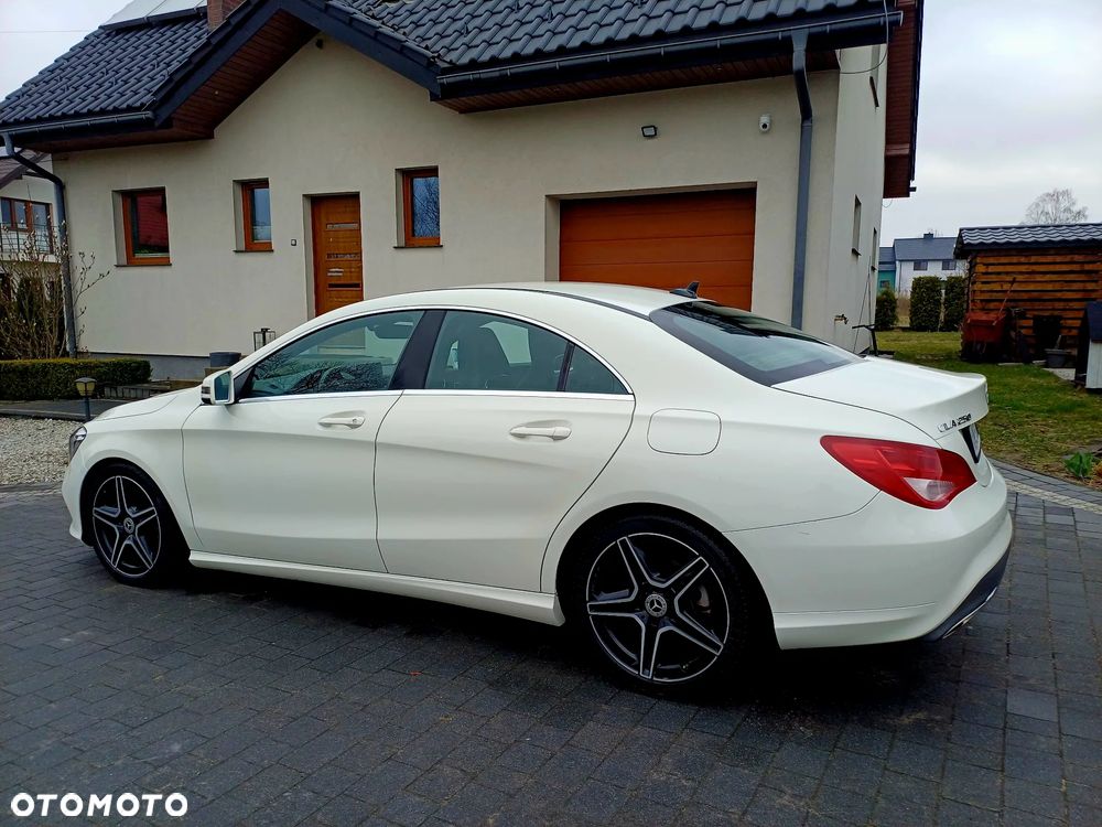 Mercedes-Benz CLA 250 4-Matic - 8