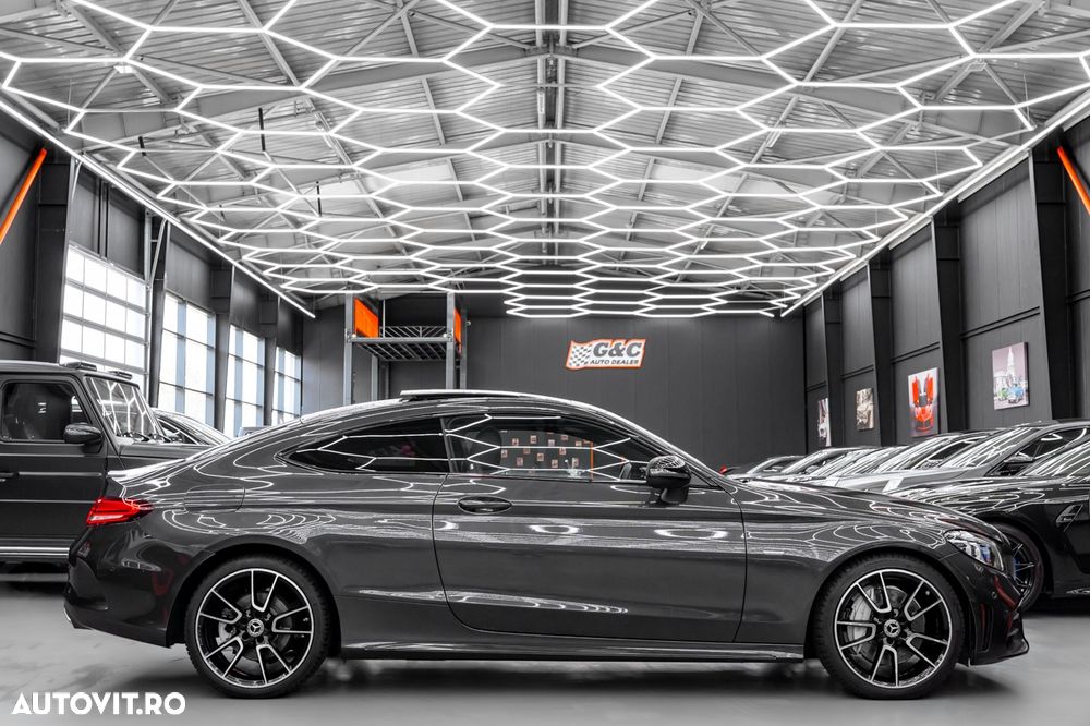 Mercedes-Benz C 300 4MATIC Aut. - 27