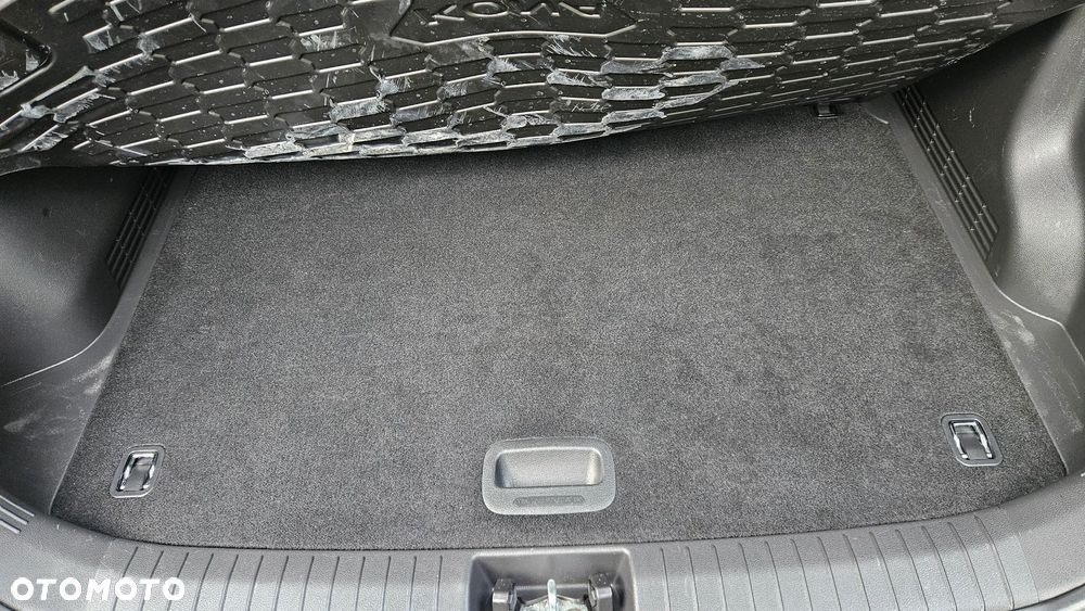 Hyundai Kona - 32