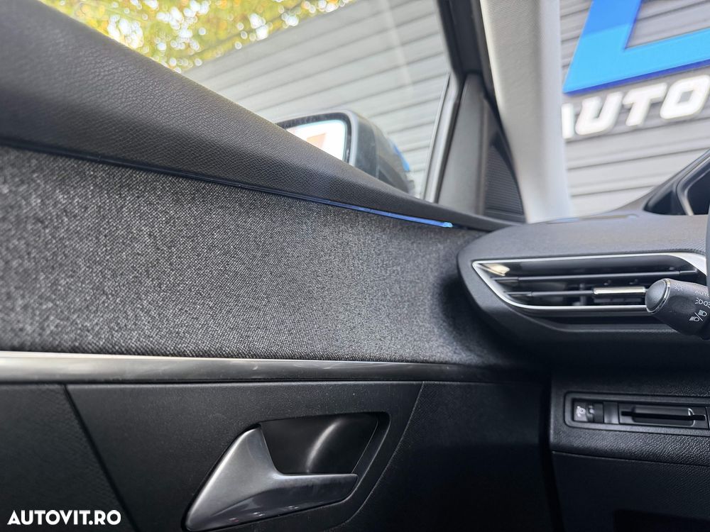Peugeot 3008 BlueHDi 130 Stop & Start EAT8 Allure - 26