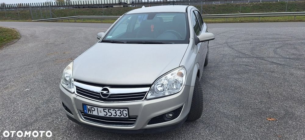 Opel Astra 1.7 CDTI Cosmo - 4
