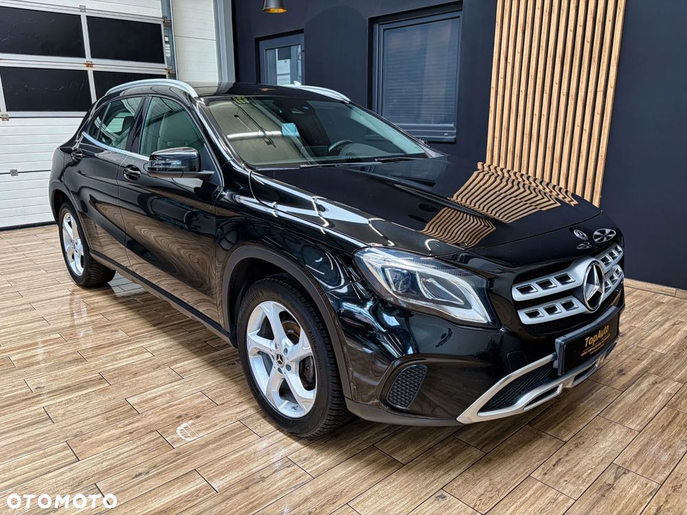 Mercedes-Benz GLA 200 7G-DCT Style - 4
